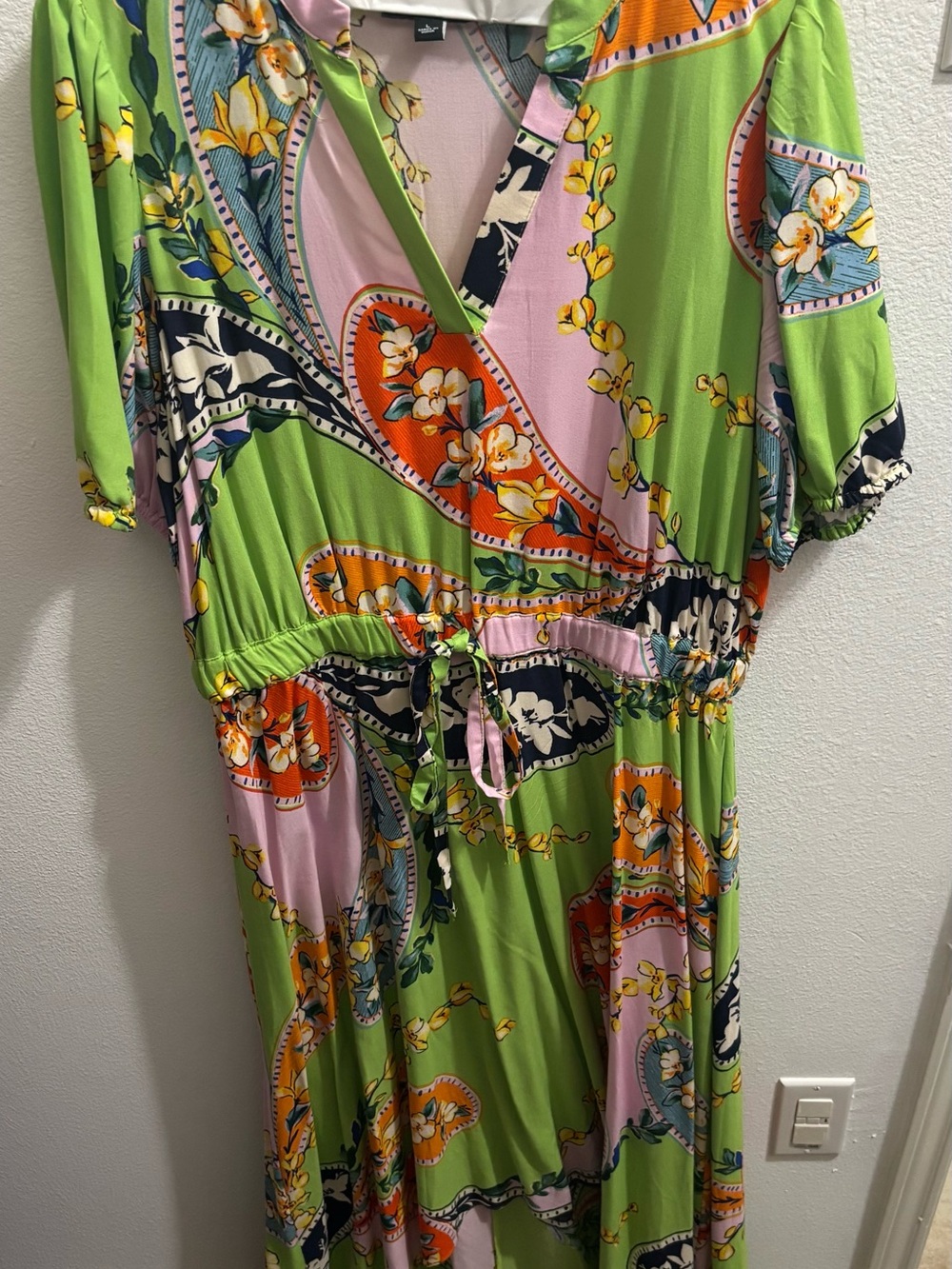 Women’s Floral Paisley Short Sleeve dress in Green - Picture 2 of 2